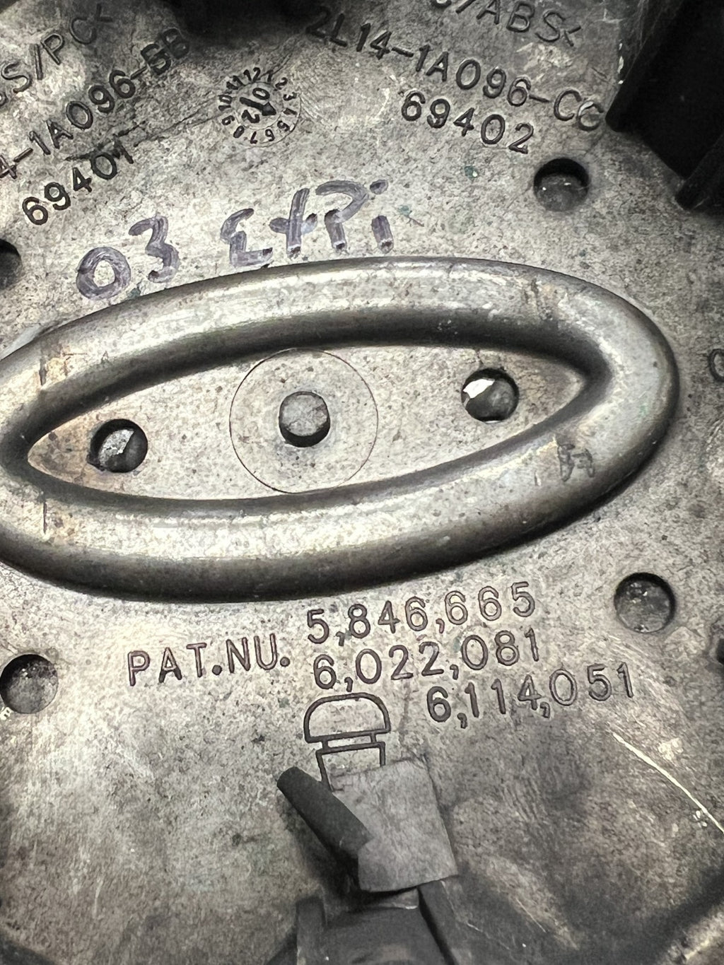 2003-2006 Ford Expedition Center Hub Cap Hubcap 2L14 1A096 BB, 2L14 1A096 CC