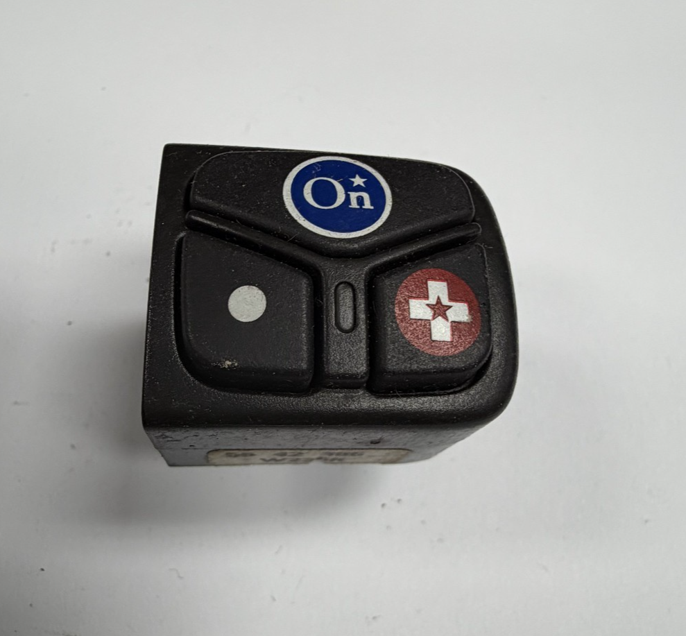1999 2000 2001 2002 2003 99 00 01 02 03 Saab 9-3 OnStar Control Switch 5542386