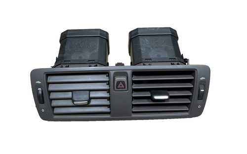 08 2008 Volvo S40 Dash Center AC Air Vent Grille with Hazard Light OEM
