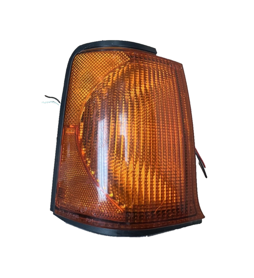 1999-2002 Land Rover Discovery Front Right RH Turn Signal Light OEM 54596270