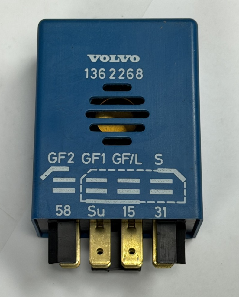 75 76 77 78 79 80 81 82 Volvo 260 Seat Belt Reminder Relay 1362268 Blue