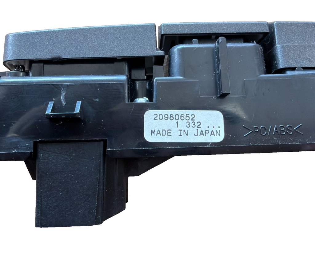 10-13 Buick Lacrosse Front Center Console Hazard Light Control Switch 20980652
