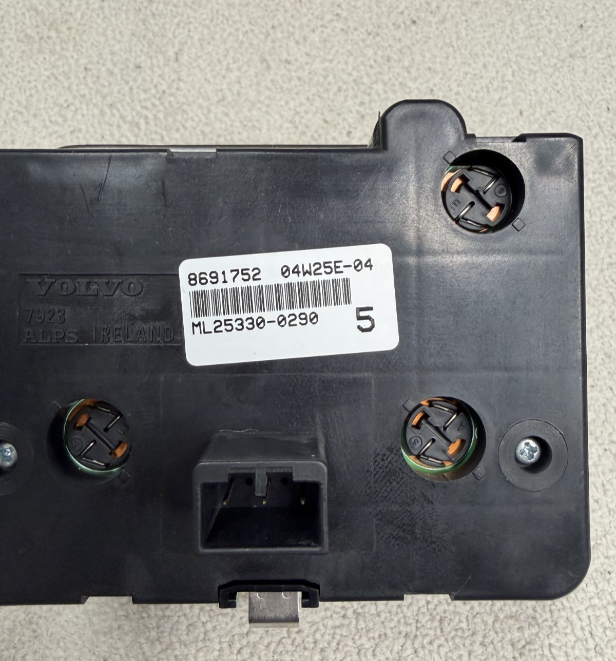 01-09 Volvo V70 Headlight Headlamp Fuel Control Switch 8691752 Black