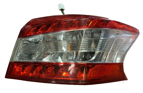 2013-2015 Nissan Sentra Quarter Panel Mounted Tail Light Right Side Passenger
