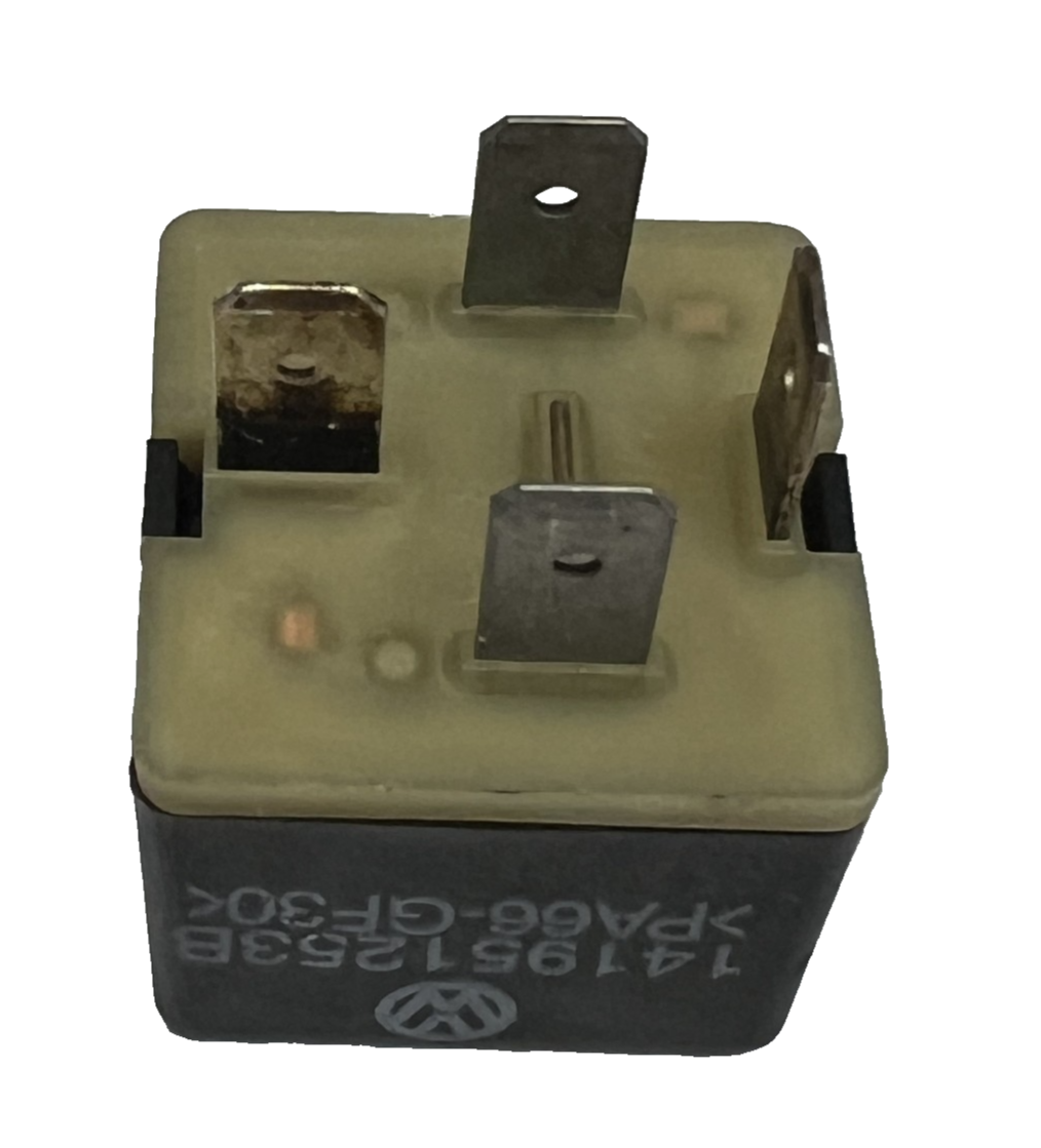 1999 2000 2001 2002 2003 2004 2005 Audi TT Multifunction Relay 141951253B 12V
