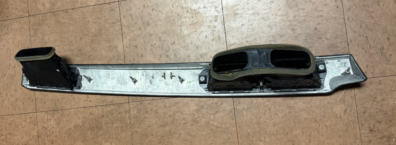 2008 2009 2010 BMW 528xi Dash Air Vents with Trim 6 970 268 01, 6422 6 910 732