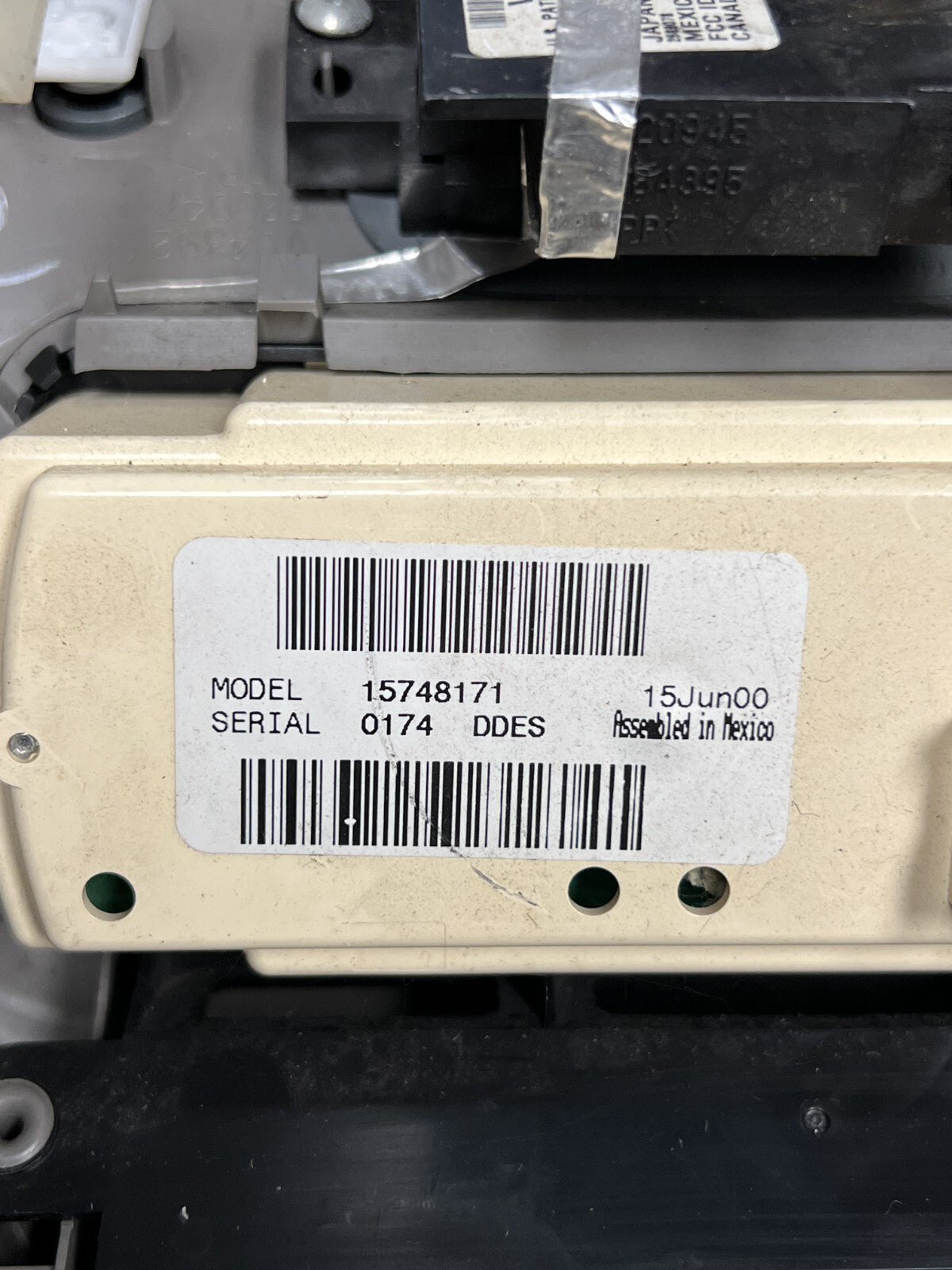 1999-2005 Chevrolet Tahoe Overhead Dome Light Rear Climate Control 15748171