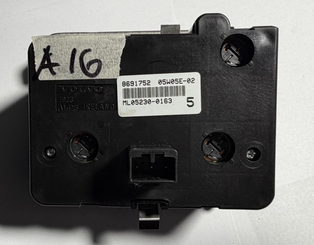 2001-2009 Volvo S60 XC70 V70 Headlight Headlamp Fuel Control Switch 8691752