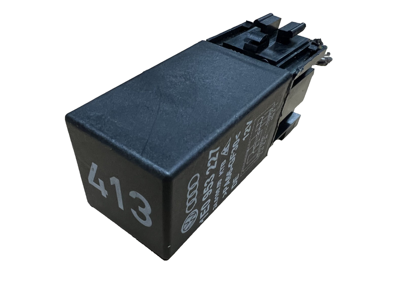 2000-2002 Volkswagen Cabrio 2.0L Turn Signal and Hazard Flasher Relay 1E0953227