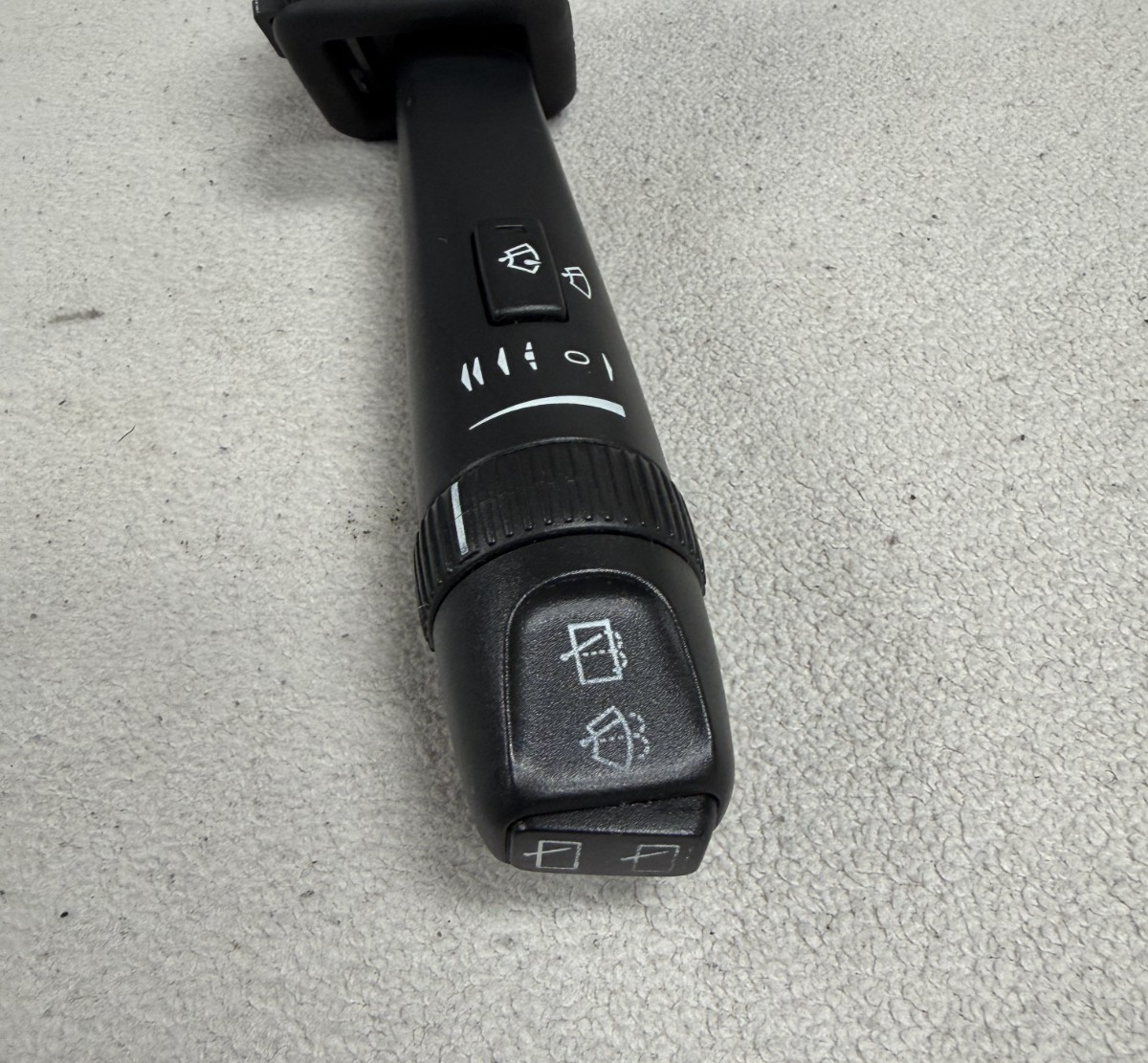 05 2005 Volvo XC70 V70 Windshield Wiper Stalk Switch 30669742 04W30D Black