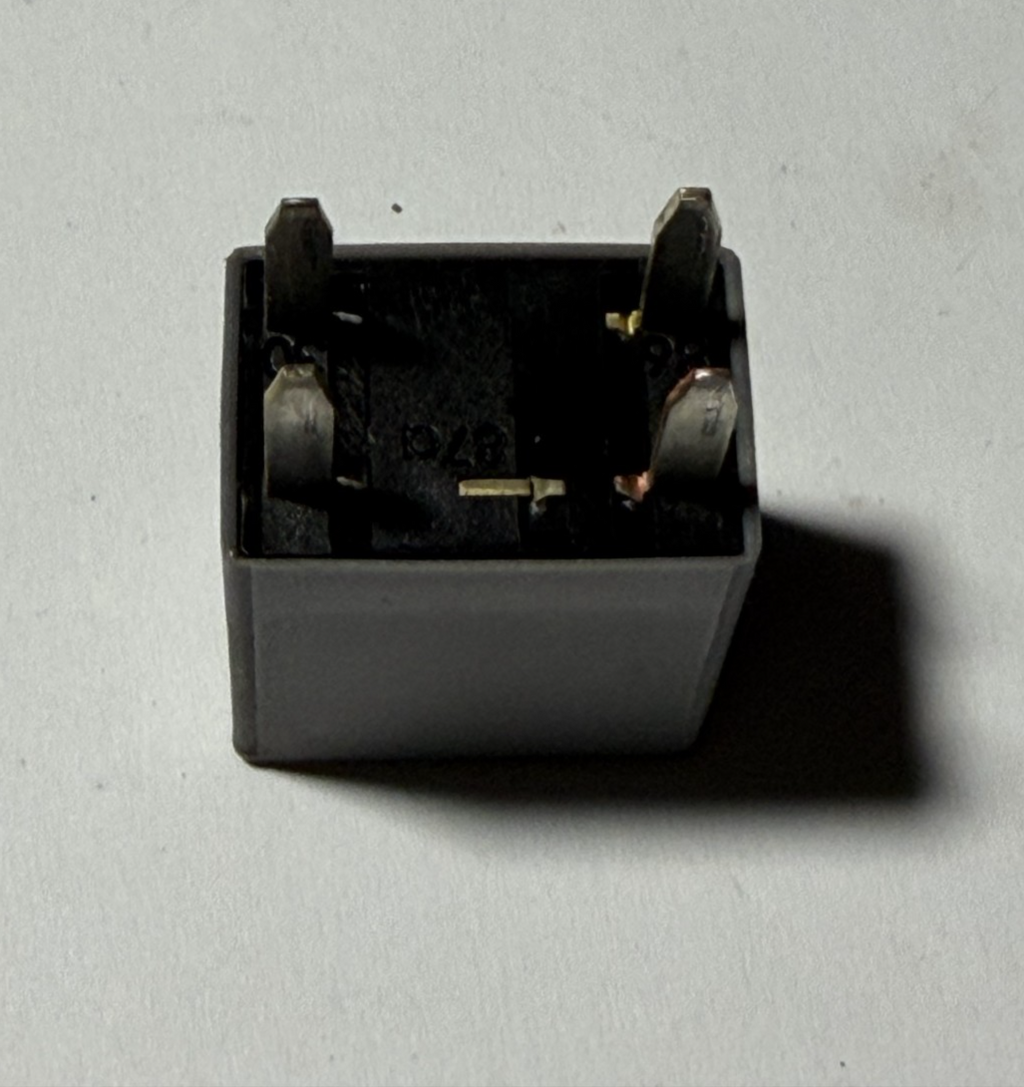 12 2012 Chevrolet Chevy Aveo High Power 4 Pin Multi-Use Relay 13500114 Gray
