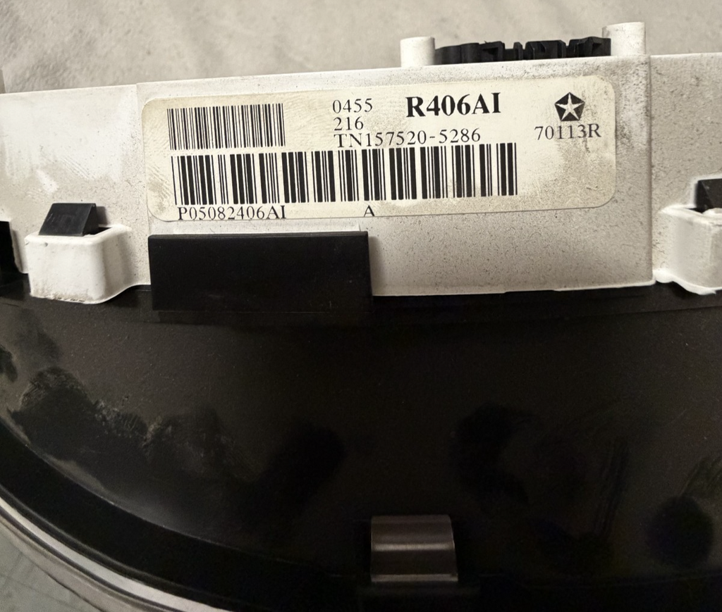 Speedometer Instrument Cluster P05082406AI fits 05 2005 Chrysler Town & Country