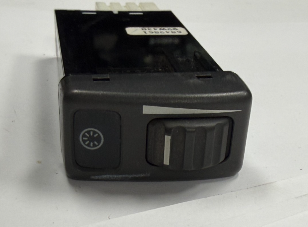 Dash Dimmer Switch 6849861, 99W43B fits 1998 1999 2000 2001 2002 Volvo V70 C70