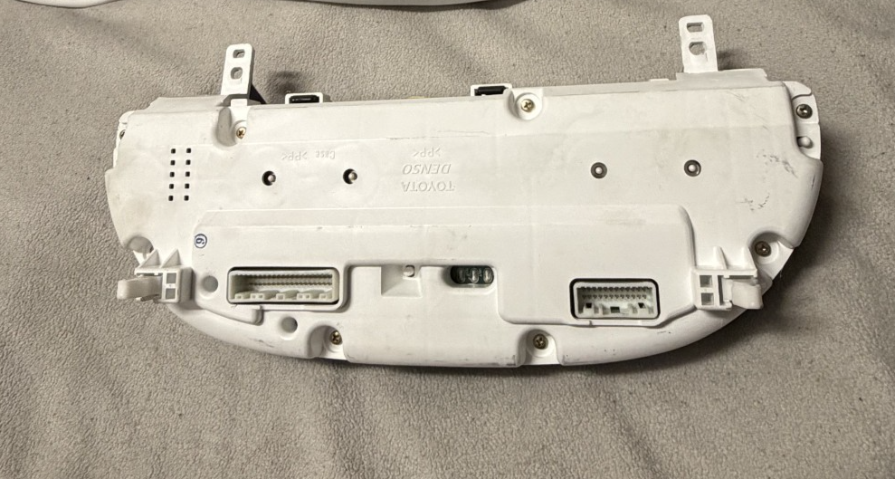 2002-2004 Toyota Camry LE 2.4L Speedometer Instrument Cluster 83800-06632-00