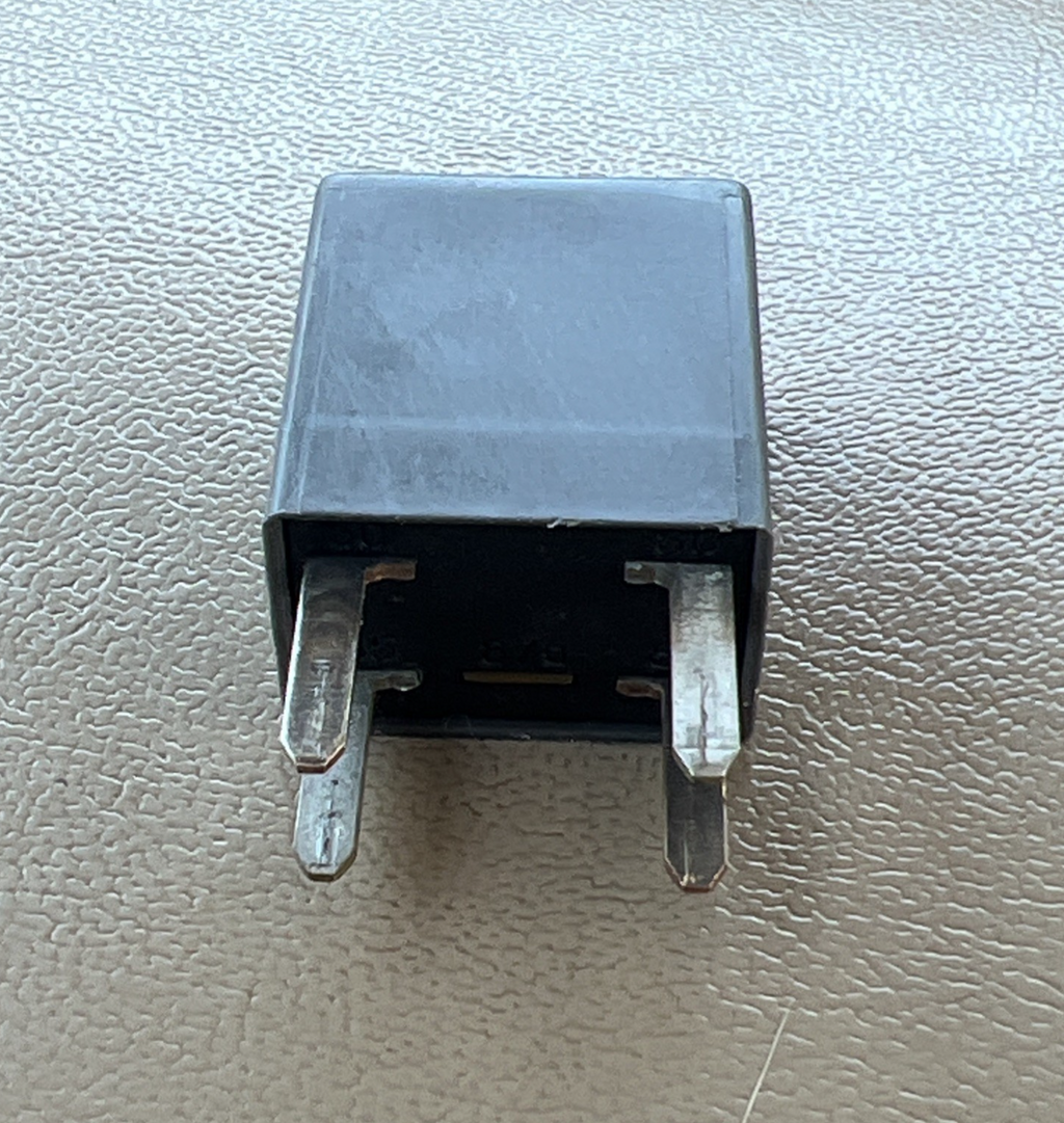 Omron 4-Pin Prong AC Compressor Relay 12088567 for Chevrolet Black