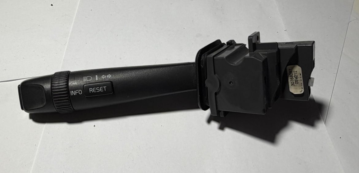 Turn Signal Info Reset Switch 30768097 fits 2004 2005 2006 04 05 06 Volvo S80