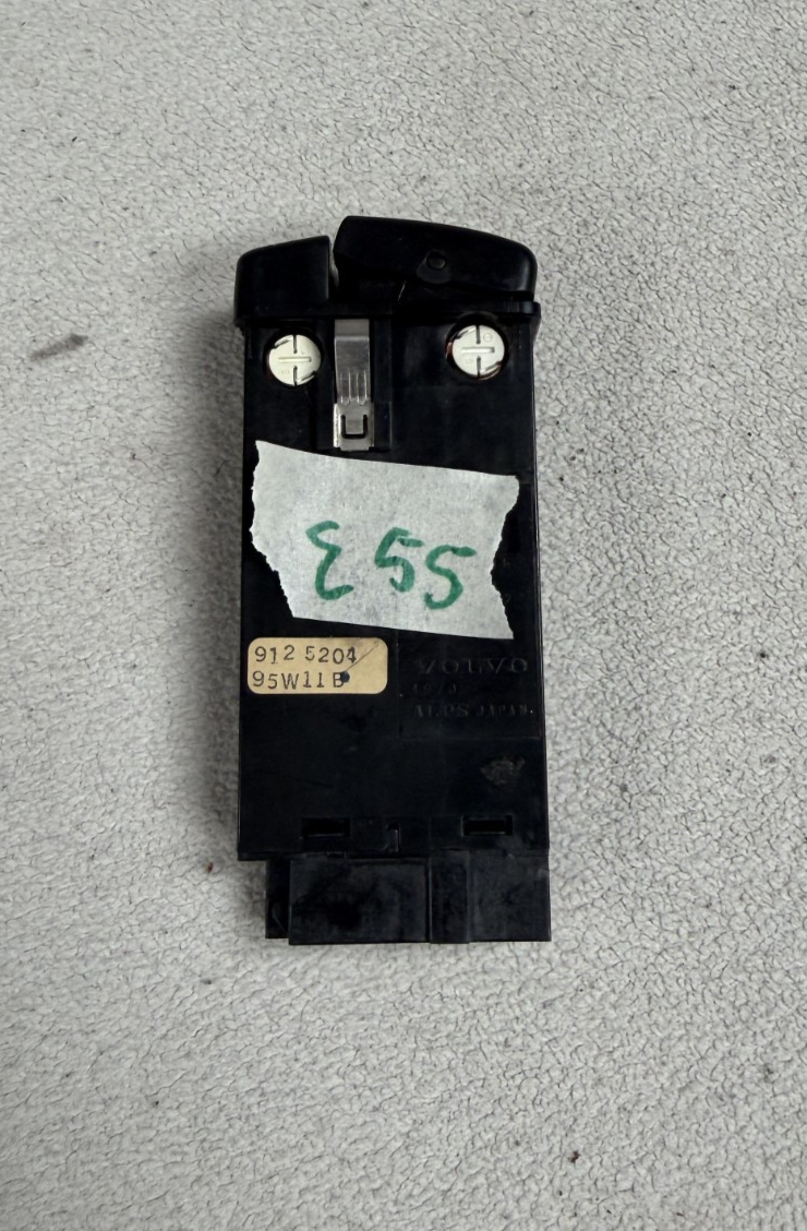 1993-1997 Volvo 850 Emergency Flasher Switch Hazard Button 9125204 95W11B