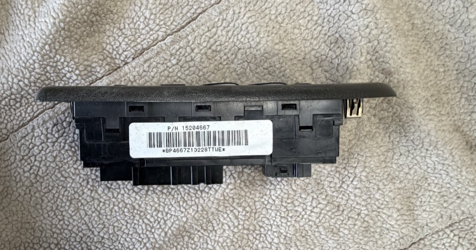 02 03 04 Chevrolet Chevy Trailblazer Master Window Switch Left 15204667