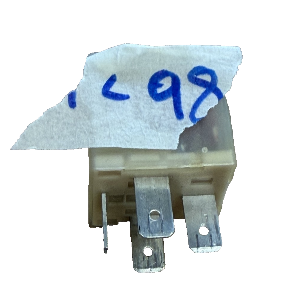 AC Electro Clutch Relay #267 443 919 578C fits Volkswagen Passat Audi A4 A6 S6