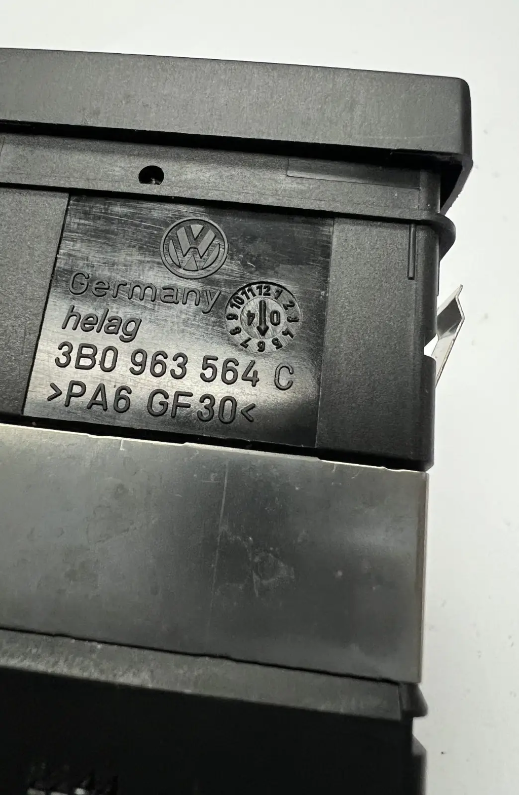 98-05 Volkswagen Passat Right RH Heated Seat Switch 3B0 963 564 C by Volkswagen