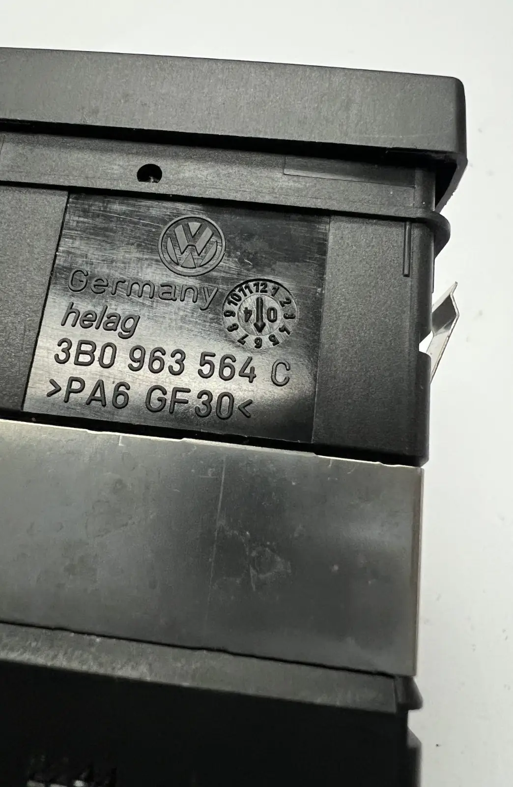 98-05 Volkswagen Passat Right RH Heated Seat Switch 3B0 963 564 C by Volkswagen