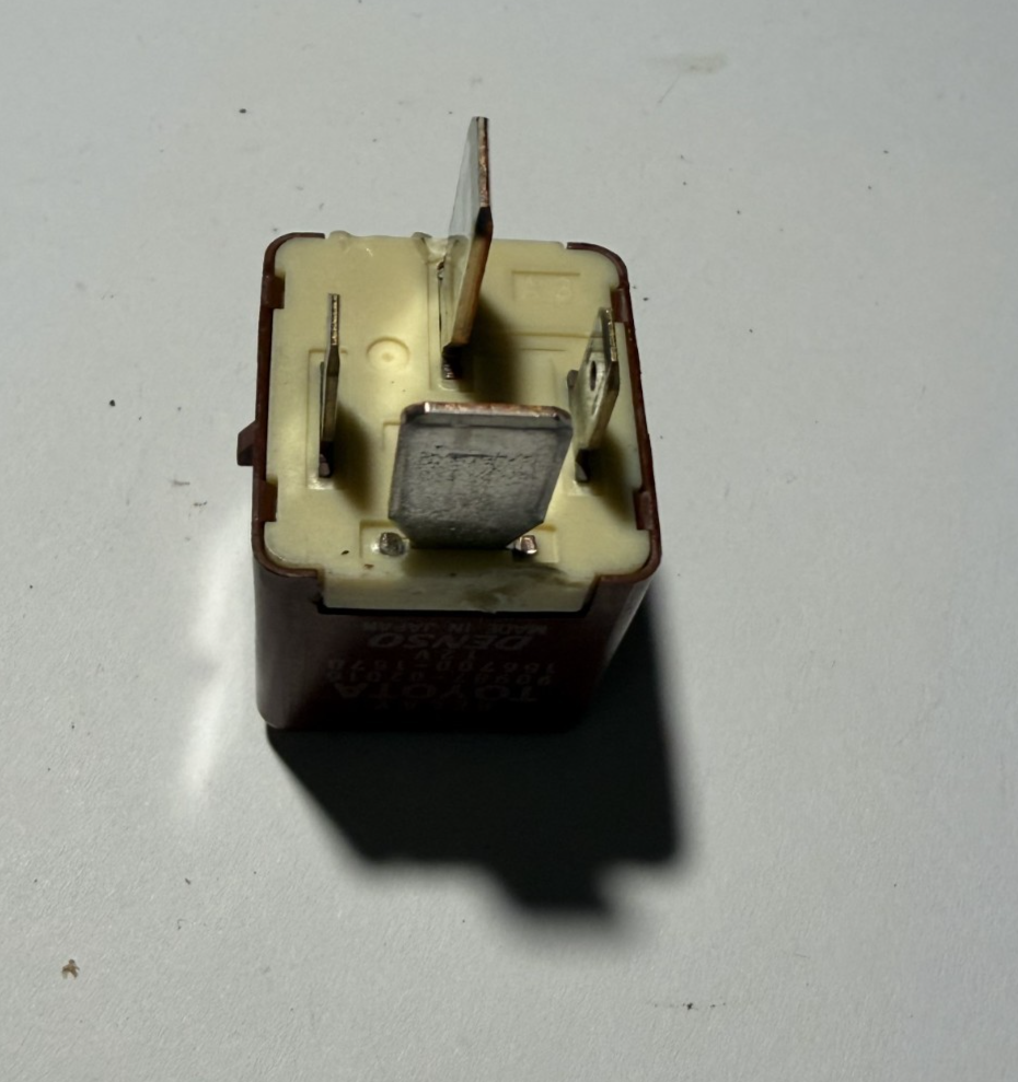 Headlamp Headlight Relay 12V 90987 02016, 156700 1570 fits 00-03 Toyota Avalon