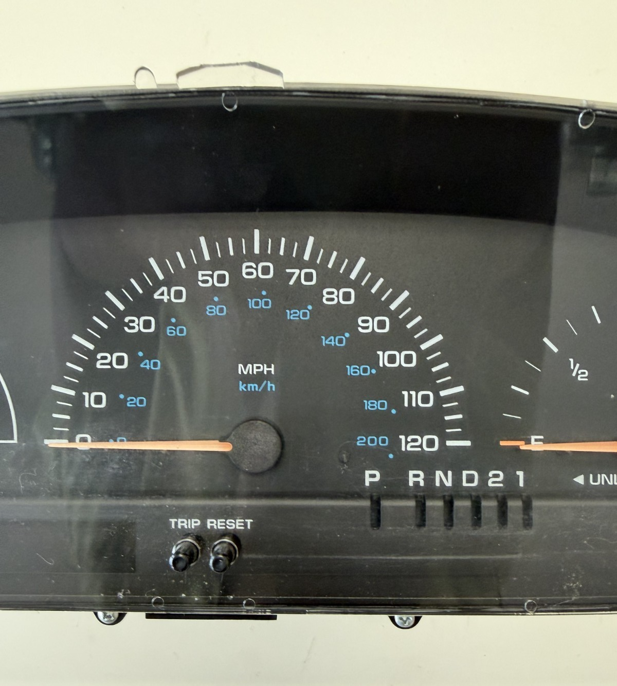 1998 1999 Dodge Caravan Voyager Speedometer Instrument Cluster 04685627C