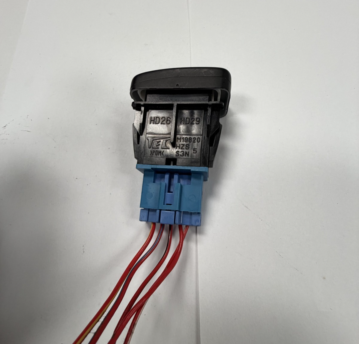 2001-2005 Honda Civic Cruise Control Switch Button M19620
