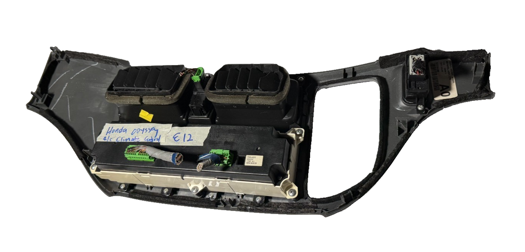 2005-2010 Honda Odyssey Manual Climate Control with Dash Trim Bezel Assy
