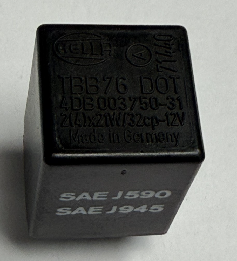 1999-2004 Triumph Sprint RS 955i Indicator Flasher Relay 12V 4DB 003750 31