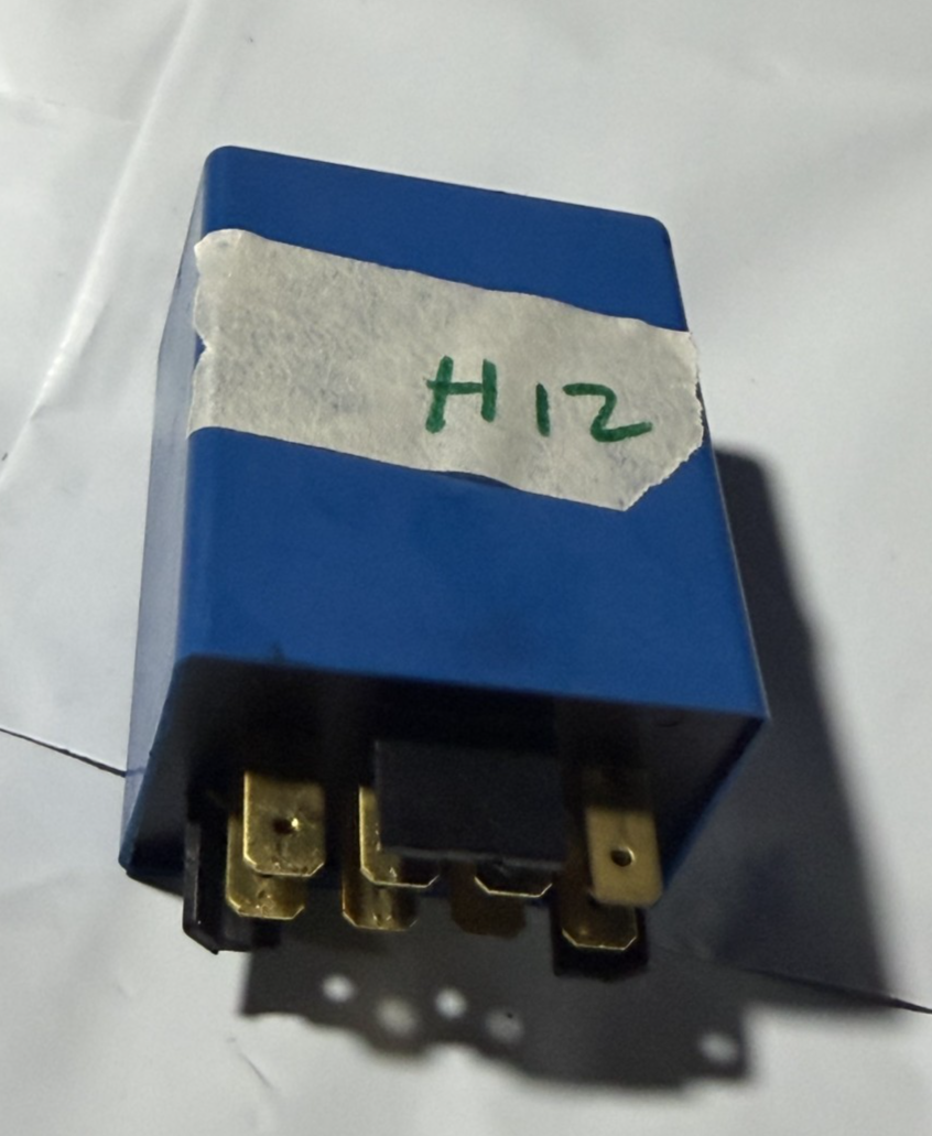 1975-1982 Volvo 260 Seat Belt Reminder Relay 1362268, 5SA 004 396 00