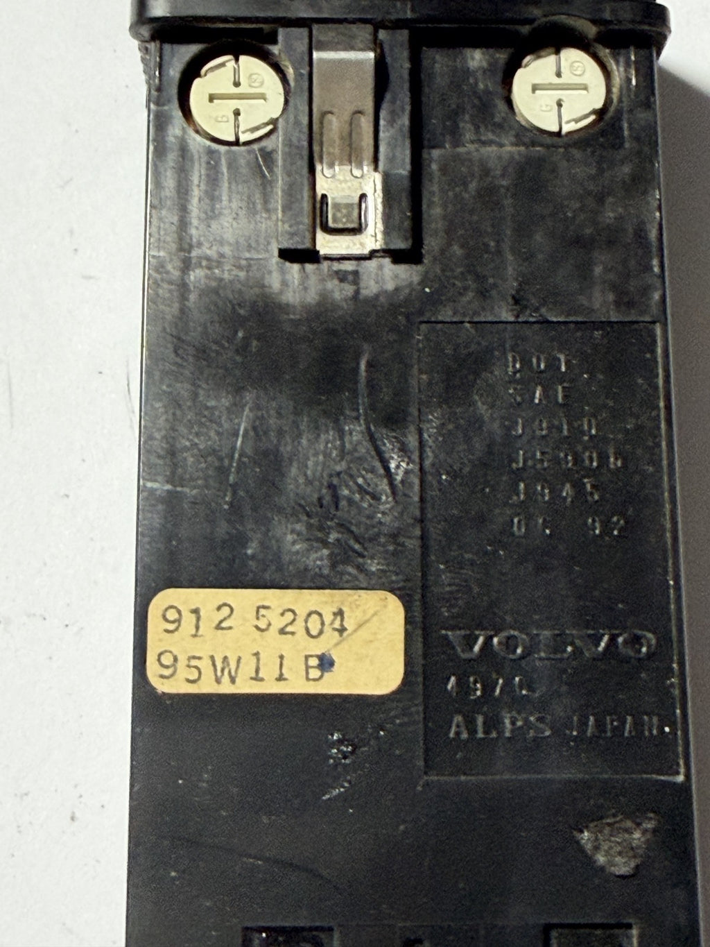 1993-1997 Volvo 850 Emergency Flasher Switch Hazard Button 9125204 95W11B