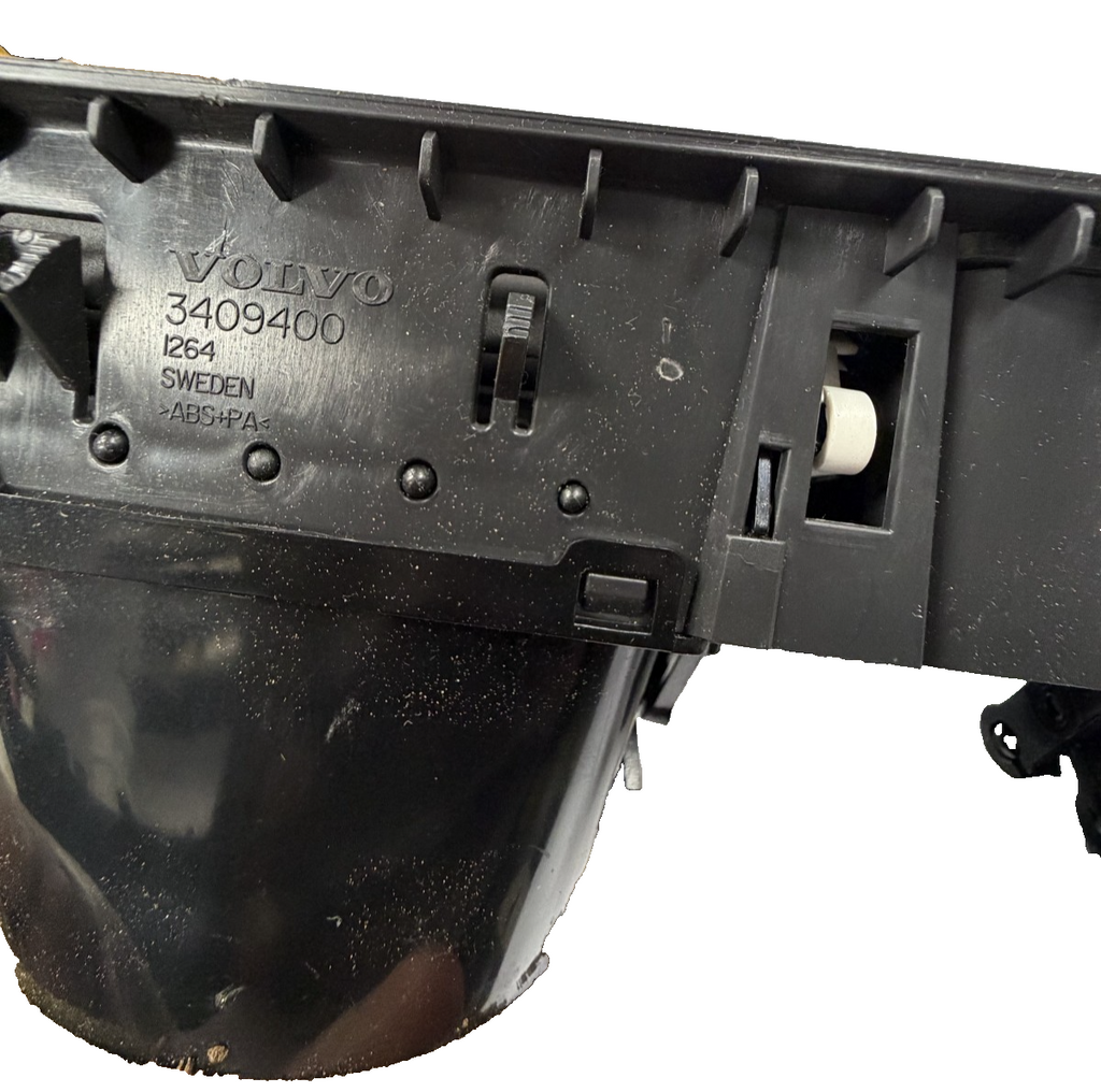 2003-2006 Volvo XC90 Dash Center Air Vent Grill Trim w Hazard Switch 3409400