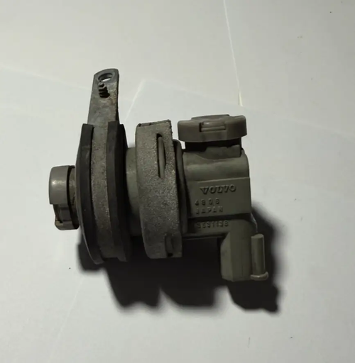 1993-1997 Volvo 240 740 940 960 850 EGR Vacuum Control Valve Solenoid 3531138 by Volvo