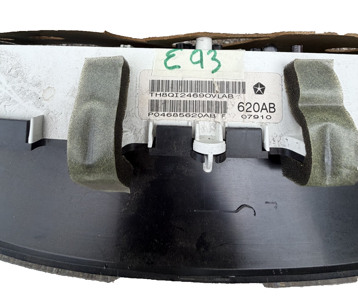 1999-2000 99 00 Dodge Caravan Instrument Cluster Speedometer 04685620AB