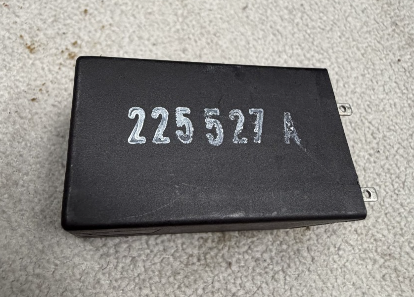 1998-2005 Volkswagen Passat Audi AC Compressor Relay #384 225 527 A Black