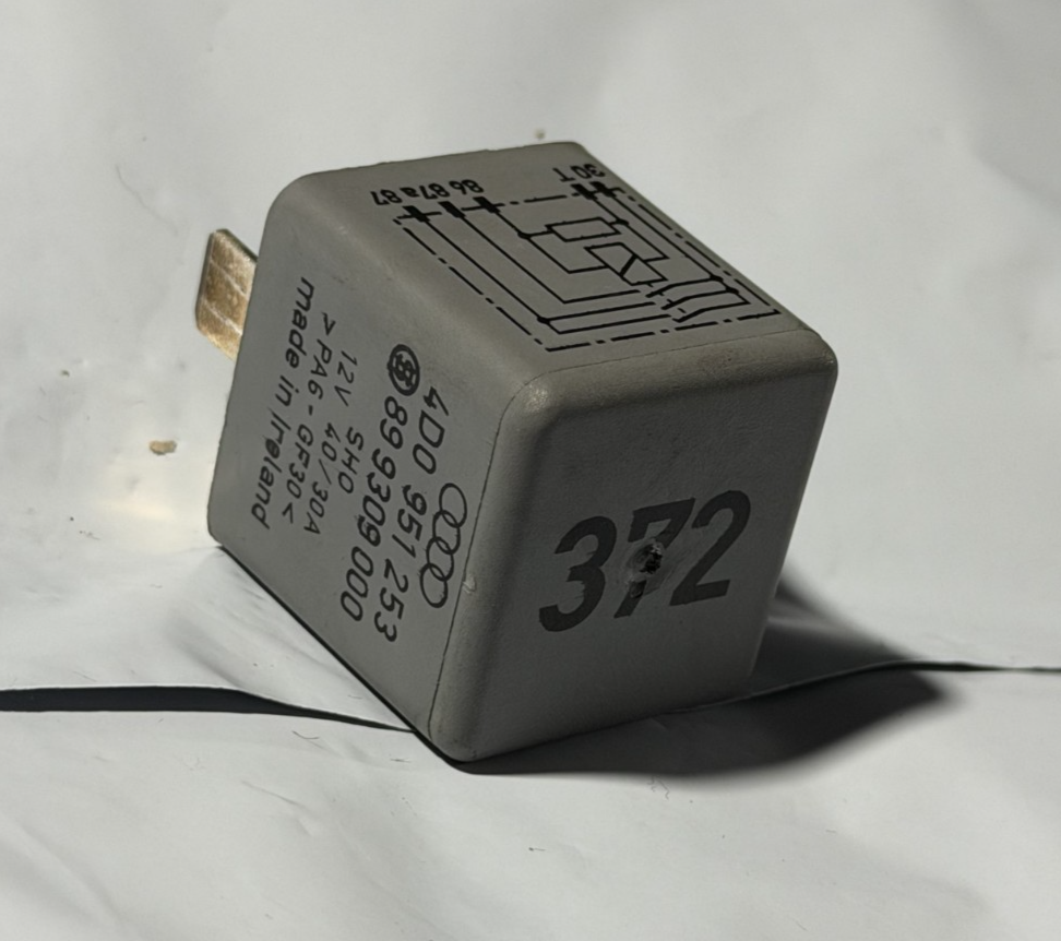 92 93 94 95 96 97 98 99 00 01 02 03 04 Audi S4 Fuel Pump Relay 4D0951253 Gray