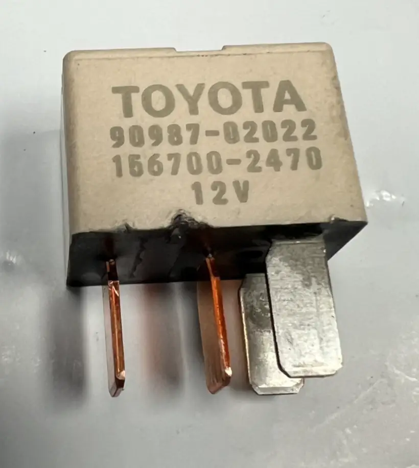 Magnet-Clutch Relay 12V 90987 02022, 156700 2470 fits 2003-2005 Toyota Corolla by Toyota