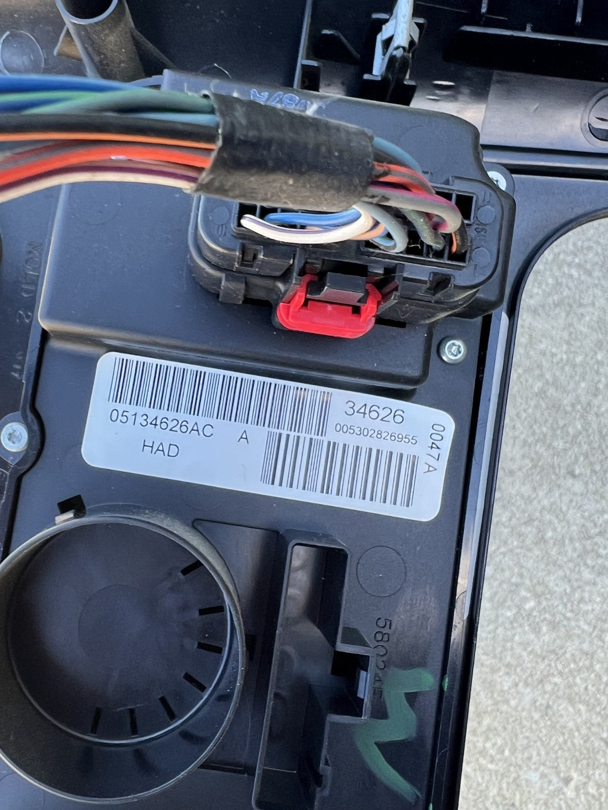 2004-2007 Chrysler Town & Country Climate Control Module with Bezel 05134626AC