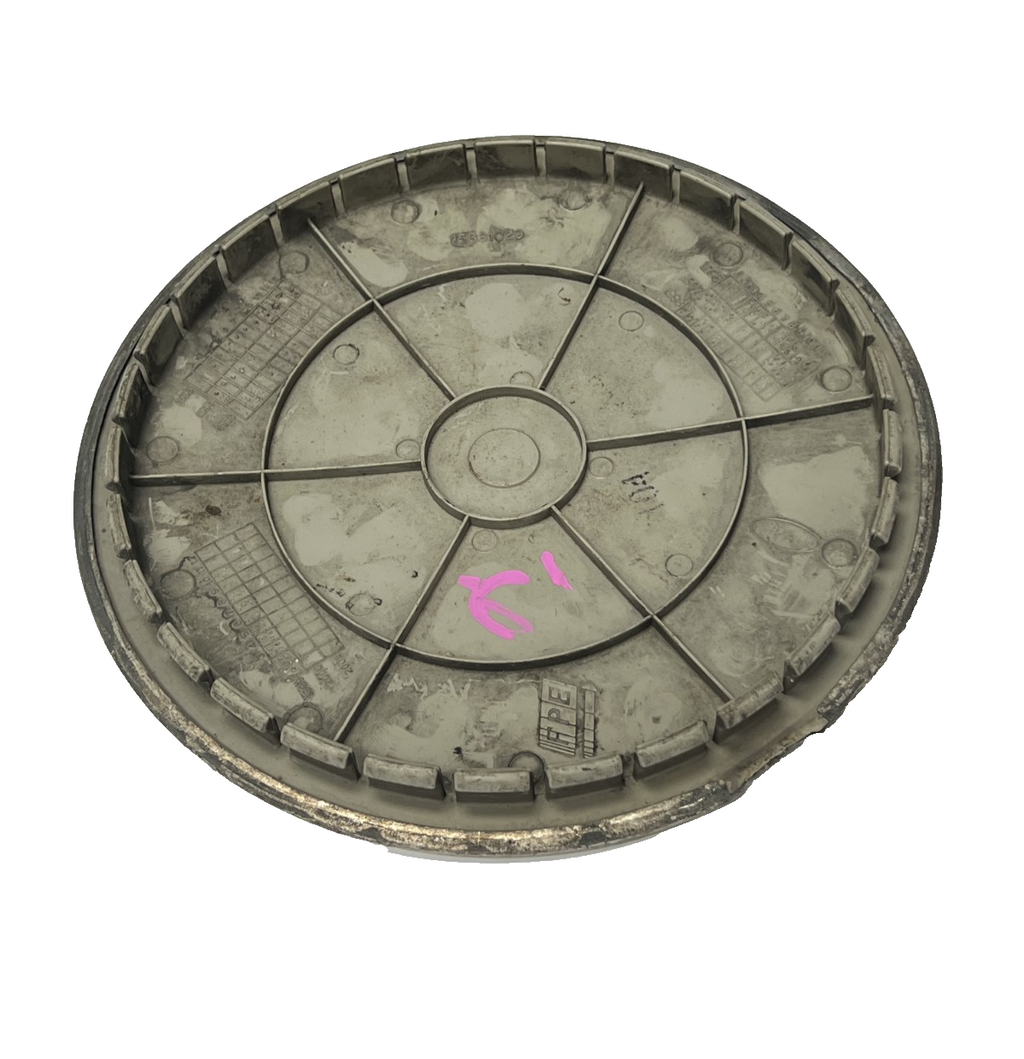 94 95 96 97 98 99 00 01 02 03 GMC Jimmy Sonoma Wheel Center Cap OEM 15661029