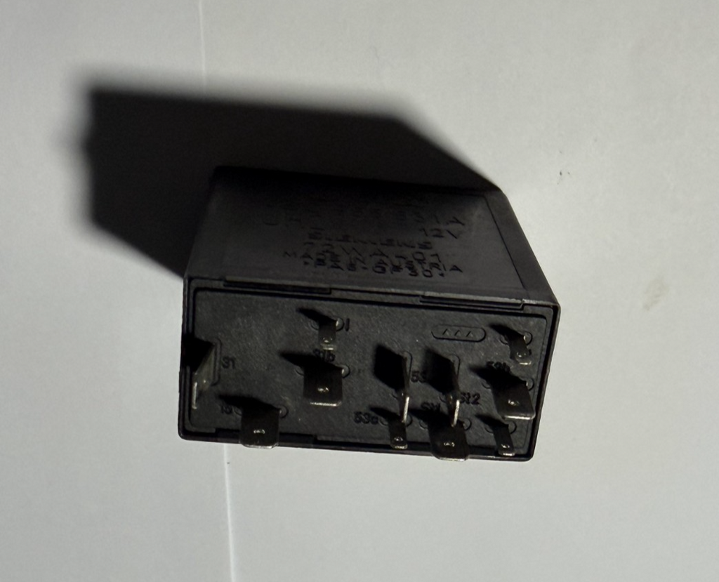 1997-2003 Volkswagen MK4 Golf Relay #377 4B0 955 531 A, 72WA401 Black