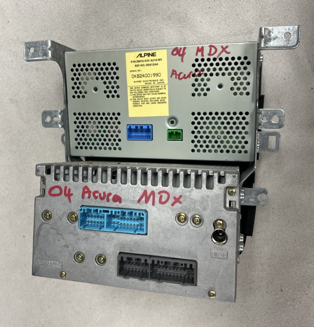 2003-2004 Acura MDX AM FM CD Radio Media Screen Receiver 39100 S3V A610