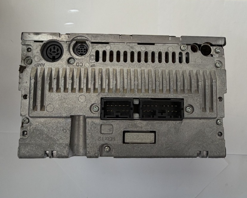 97 98 99 00 01 02 03 04 Volvo 850 S70 Radio Stereo CD Player 3533771 1