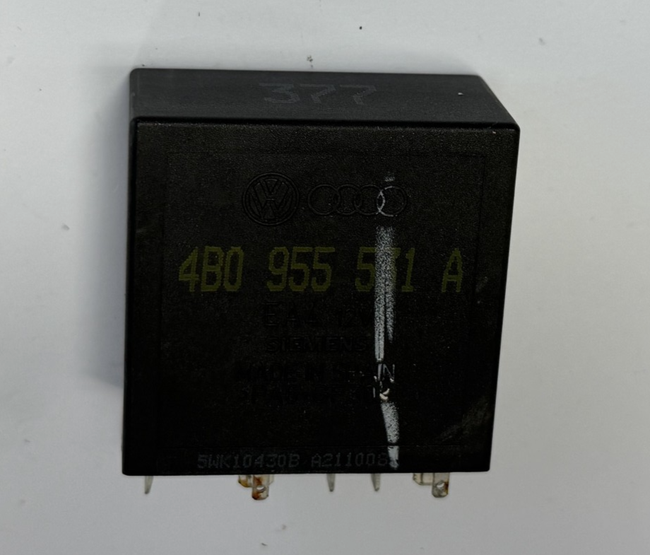 Wiper Relay 4B0 955 531 A, 5WK10430B fits Volkswagen Audi Jetta Golf GTI by Volkswagen Audi