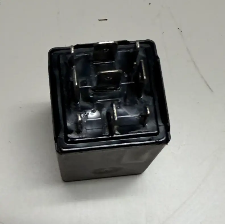 Turn Signal Relay 4686094, 50732 12V fits 1997 1998 1999 2000 Dodge Caravan by Chrysler