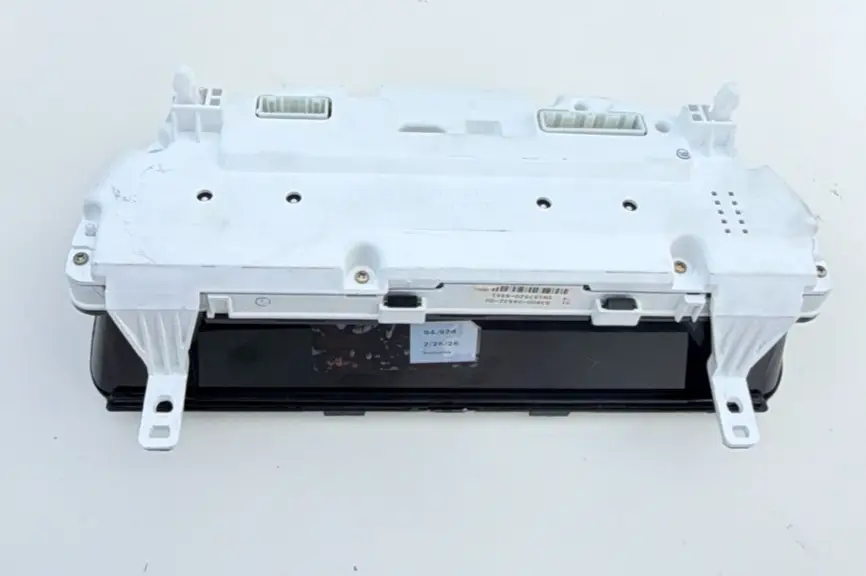 2002-2004 Toyota Camry LE 2.4L Speedometer Instrument Cluster 83800 06632 00 by Toyota
