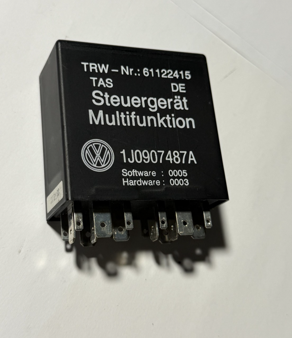 99 00 01 02 03 04 05 Volkswagen Passat Multifunction Steering Relay 1J0907487A