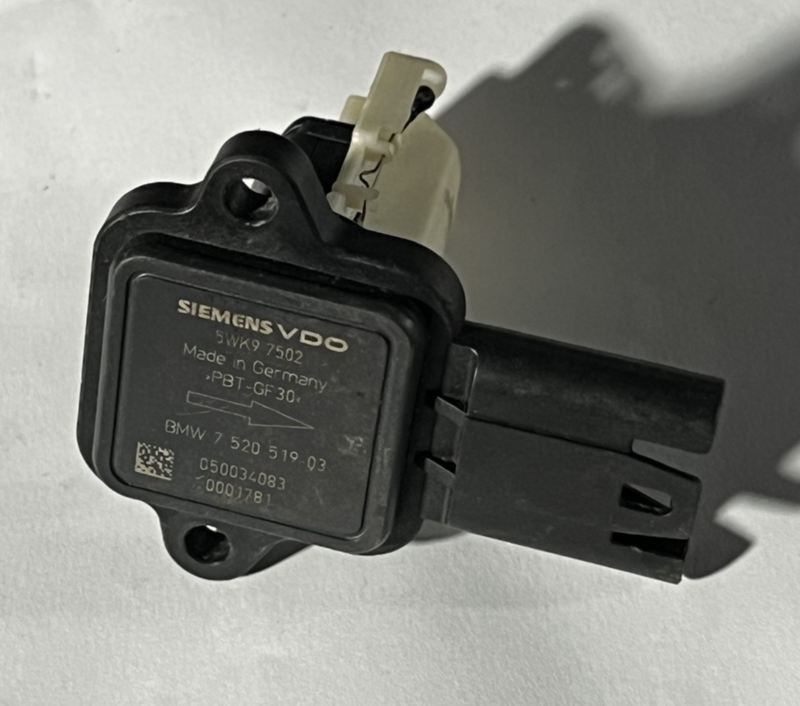 04 05 06 07 08 BMW Mass Air Flow Sensor Module OEM 7 520 519 03, 5WK9 7502