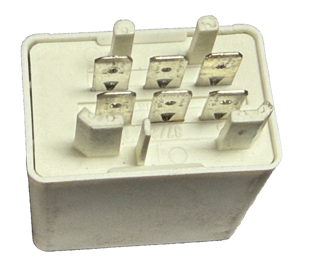 1985-1995 Volvo 240 740 760 780 940 Fuel Pump Relay 12V 3523608, 898151