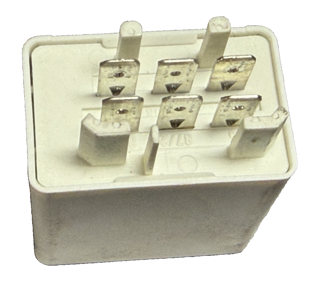 1985-1995 Volvo 240 740 760 780 940 Fuel Pump Relay 12V 3523608, 898151